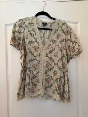 torrid Cream Blouse with Pink Rose Print and Lace Trim